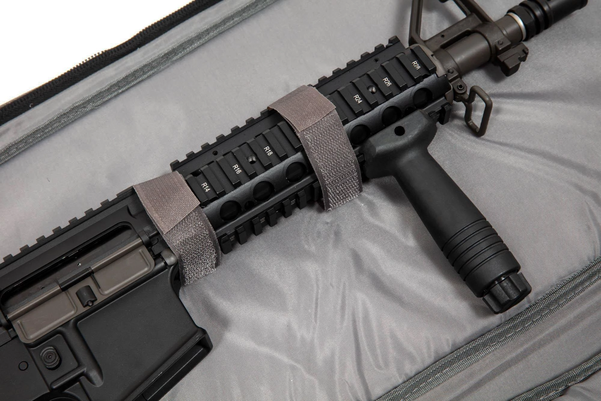 Specna Arms pehmustettu V1 aselaukku 98 cm - Chaos Grey