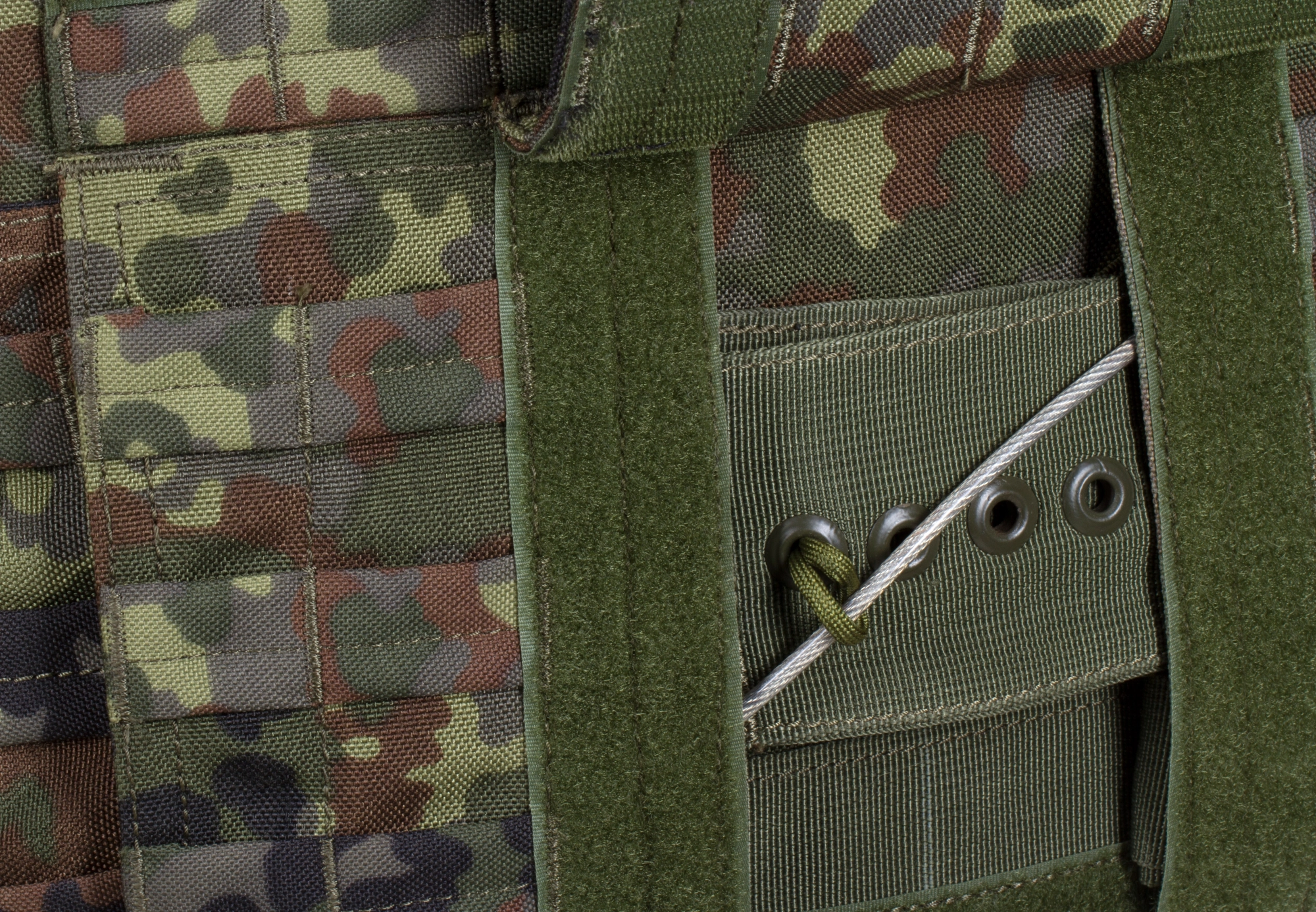 Invader Gear DACC Carrier taisteluliivi - Flecktarn