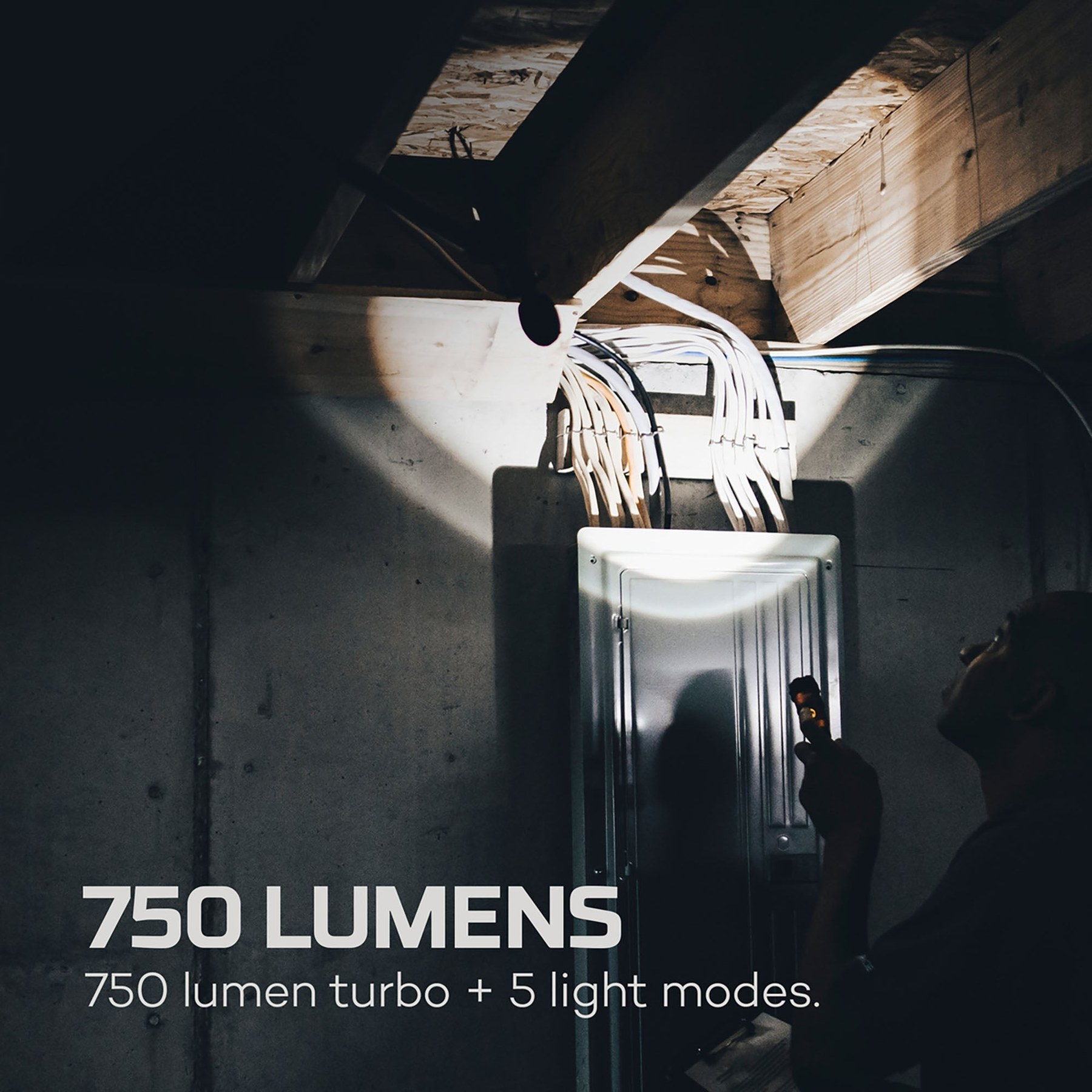 Nebo Master Series FL750 ladattava LED-taskulamppu