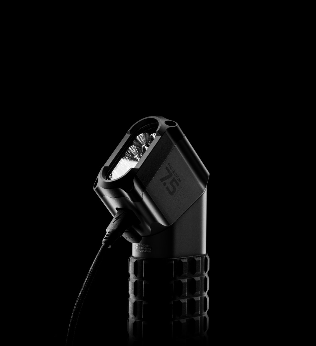 Nebo Paradigm 7500 ladattava LED-taskulamppu