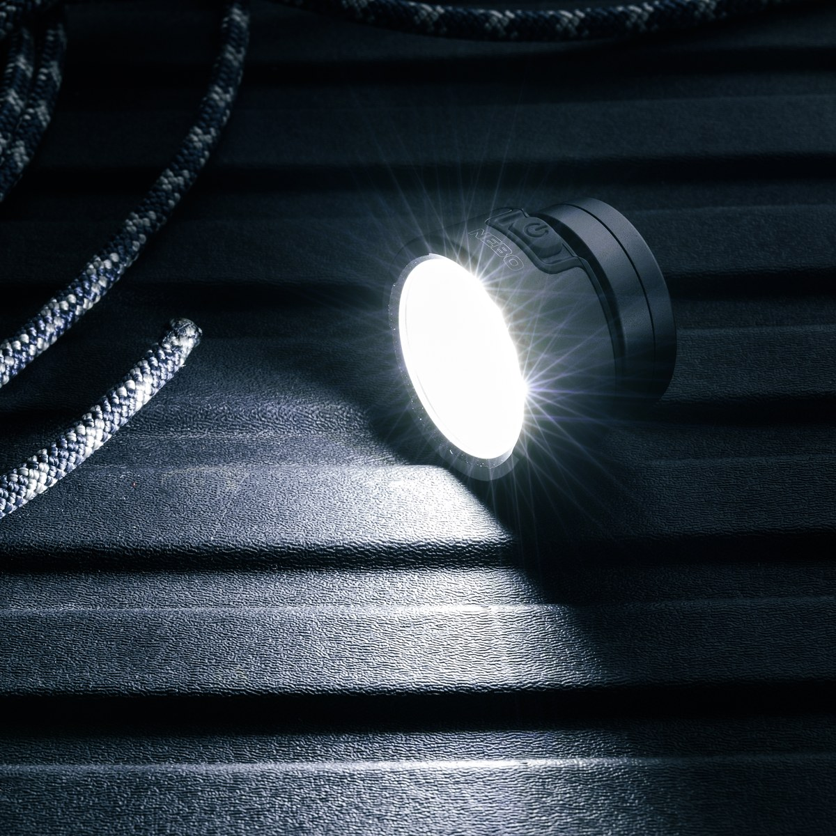 Nebo Poppy Puck ladattava LED-lyhty